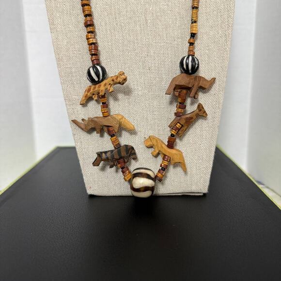 African Safari Animal Necklace - Picture 2 of 4
